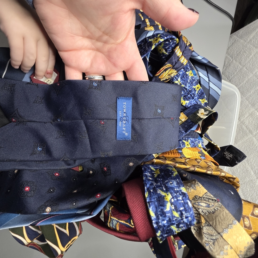 Box Of 49 Ties!! Lots With Tags Still On! - Picture 10 of 16